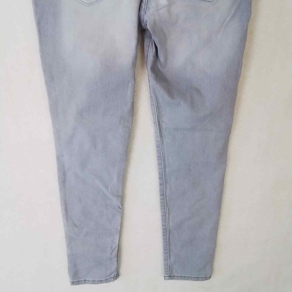 OshKosh Mid Rise Jegging Girl's‎ Size 10 in Light Wash Denim w/ Distressing - Picture 7 of 13